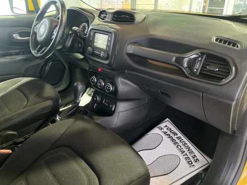Used 2017 Jeep Renegade Altitude image 28