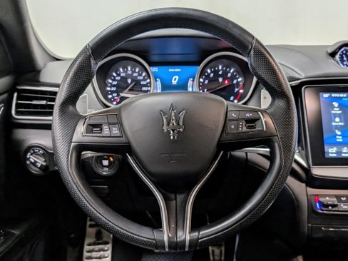 Used 2018 Maserati Ghibli S GranSport image 33