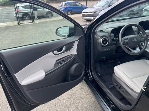 Used 2023 Hyundai Kona Limited w/ Cargo Package image 9