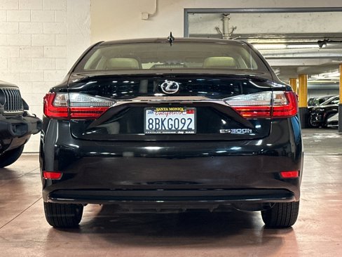 Used 2016 Lexus ES 300h image 4