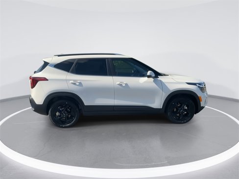 New 2026 Kia Seltos EX image 9
