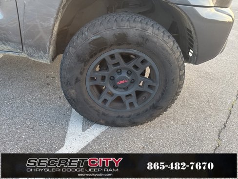 Used 2015 Toyota Tacoma 4x4 Double Cab image 10