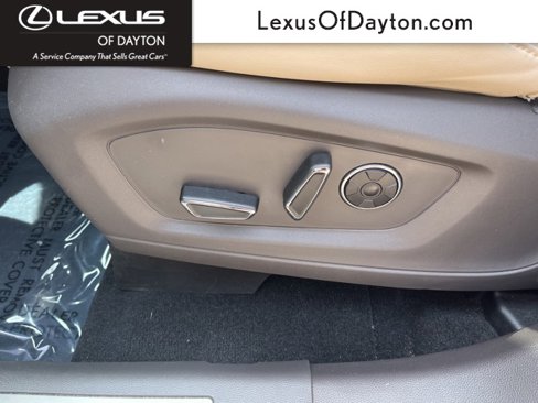 Used 2020 Ford Explorer Platinum w/ Premium Technology Package image 13