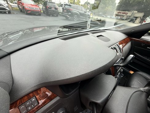 Used 2006 Cadillac DTS w/ Trunk Convenience Package image 26
