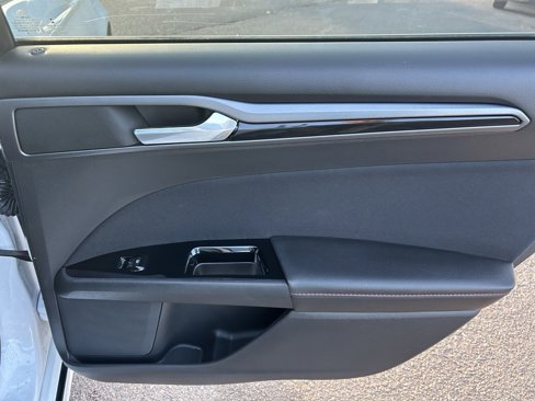 Used 2015 Ford Fusion SE image 29