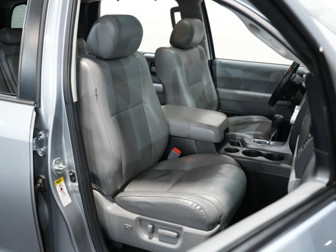 Used 2015 Toyota Sequoia Limited image 34