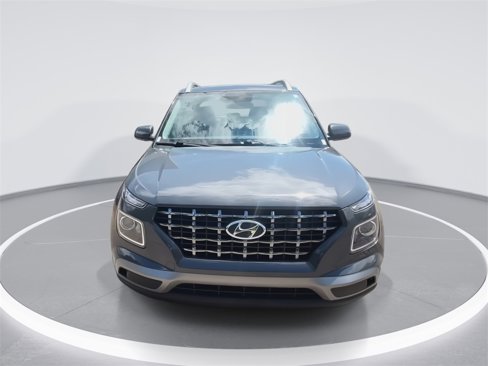 Used 2024 Hyundai Venue SEL image 3