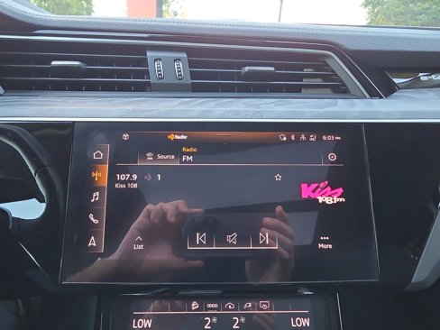 Used 2021 Audi e-tron Premium w/ Convenience Plus Package image 71