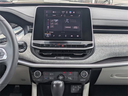 Used 2022 Jeep Compass Latitude image 18