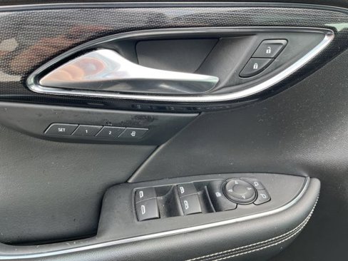 Used 2022 Buick Envision Essence w/ Sport Touring Package image 13