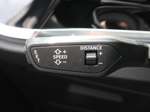 Used 2024 Audi Q3 2.0T Premium image 33