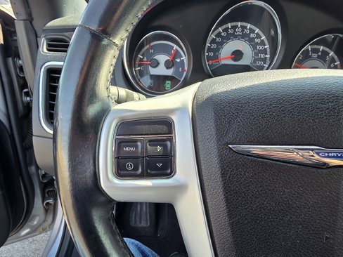 Used 2014 Chrysler 200 Touring image 15