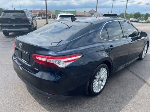 Used 2019 Toyota Camry XLE image 5