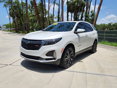 Used 2023 Chevrolet Equinox RS w/ RS Leather Package image 3