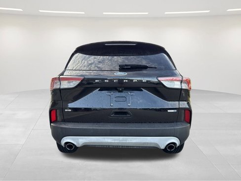 Used 2020 Ford Escape SE image 4