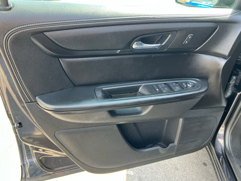 Used 2016 Chevrolet Traverse LT w/ Style and Technology Package image 11