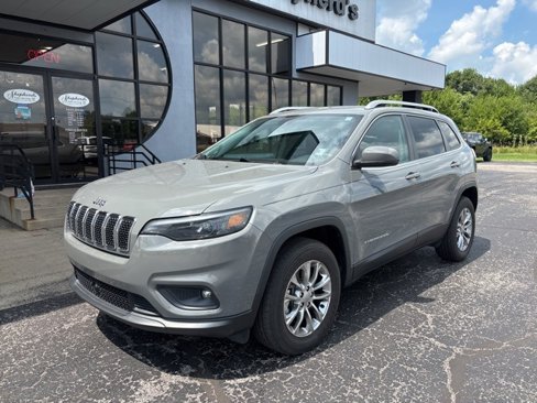 Used 2021 Jeep Cherokee Latitude Lux w/ Comfort/Convenience Group image 2