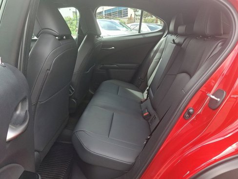 Used 2023 Lexus UX 250h AWD image 11