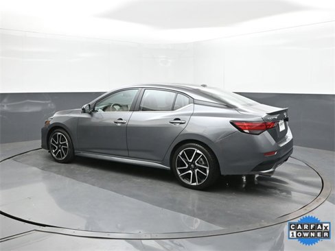 Used 2025 Nissan Sentra SR w/ SR Premium Package image 5