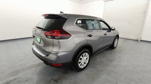 Used 2018 Nissan Rogue S image 8