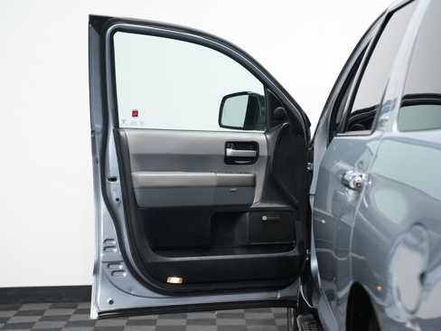 Used 2015 Toyota Sequoia Limited image 22