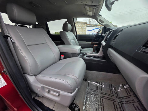 Used 2010 Toyota Tundra Limited image 9