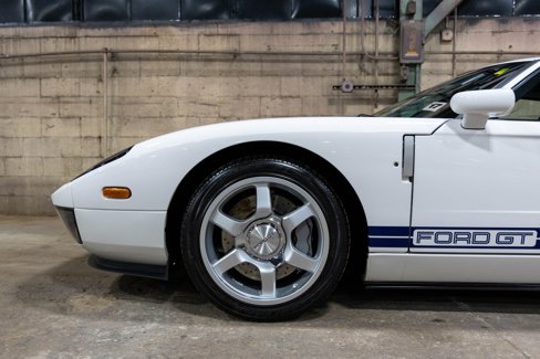Used 2006 Ford GT image 9