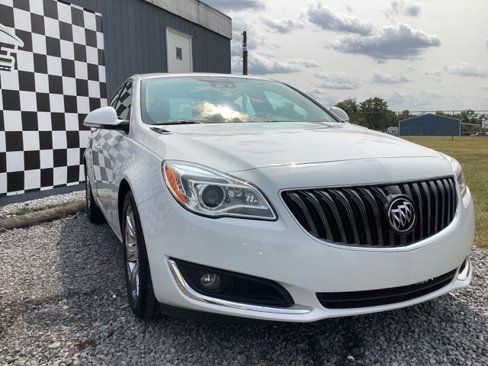 Used 2016 Buick Regal Premium w/ Driver Confidence Package #1 image 4