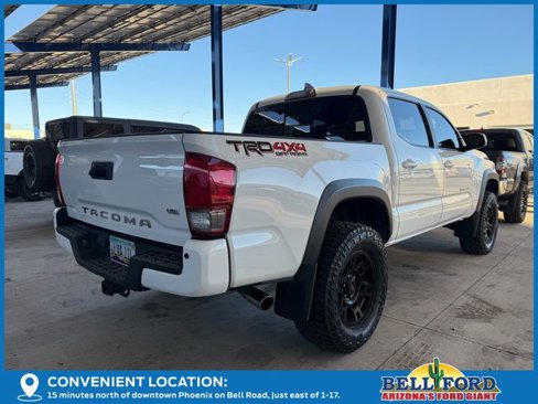 Used 2017 Toyota Tacoma TRD Off-Road image 4