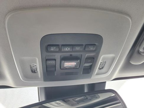 Used 2019 Toyota Camry XLE image 23