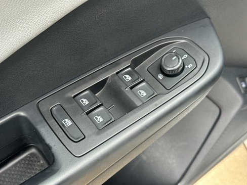 Used 2022 Volkswagen Taos SE w/ IQ.Drive SE Package image 17
