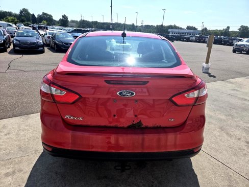 Used 2012 Ford Focus SE w/ SE Sport Pkg image 6