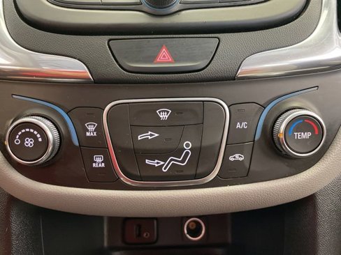 Used 2018 Chevrolet Equinox LS image 21