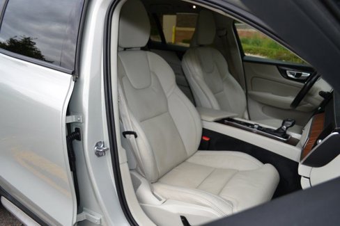 Used 2020 Volvo V60 T5 Cross Country w/ Protection Package Premier image 30