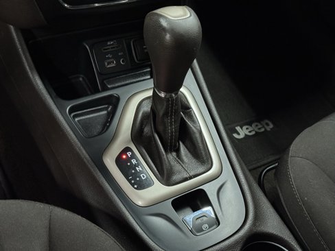 Used 2014 Jeep Cherokee Latitude image 28