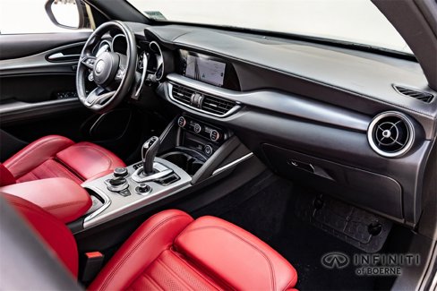 Used 2022 Alfa Romeo Stelvio Veloce image 28