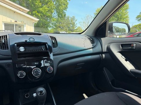 Used 2011 Kia Forte EX image 10