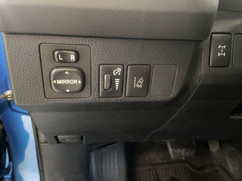 Used 2018 Toyota RAV4 LE image 21