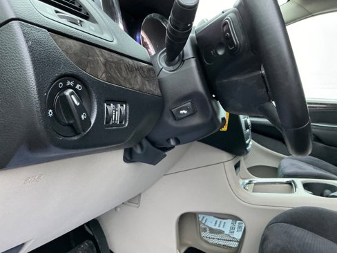 Used 2011 Dodge Grand Caravan Crew image 23