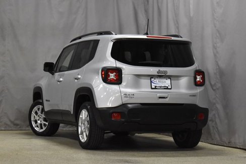 Used 2020 Jeep Renegade Latitude w/ Cold Weather Group image 4