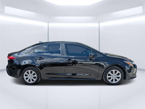 Used 2024 Toyota Corolla LE image 2