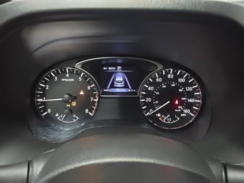 Used 2020 Nissan Pathfinder SV image 22