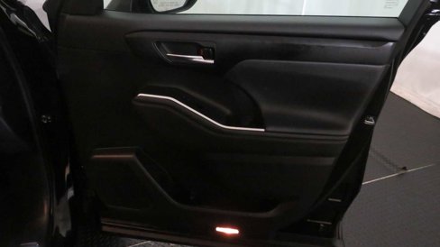 Certified 2022 Toyota Highlander XSE image 29