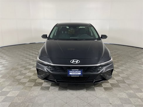 New 2025 Hyundai Elantra SE image 23