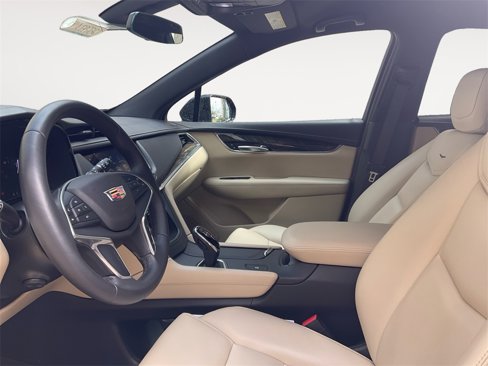 Used 2017 Cadillac XT5 FWD image 16