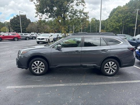 Used 2020 Subaru Outback Premium image 2