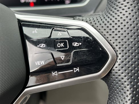 Used 2023 Volkswagen Tiguan SE R-Line image 26