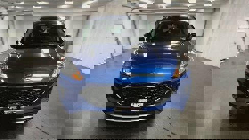 Used 2022 Ford Escape SE w/ Cold Weather Package image 3