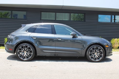 Used 2024 Porsche Macan image 10