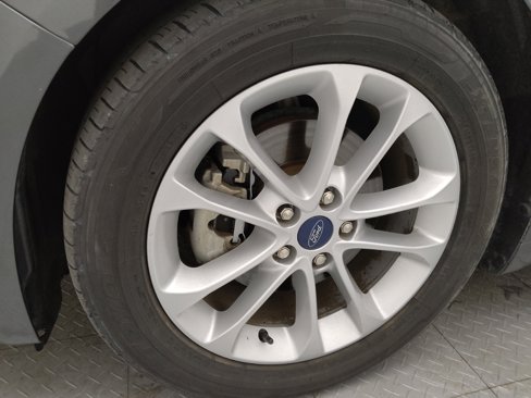 Used 2020 Ford Fusion SE image 31